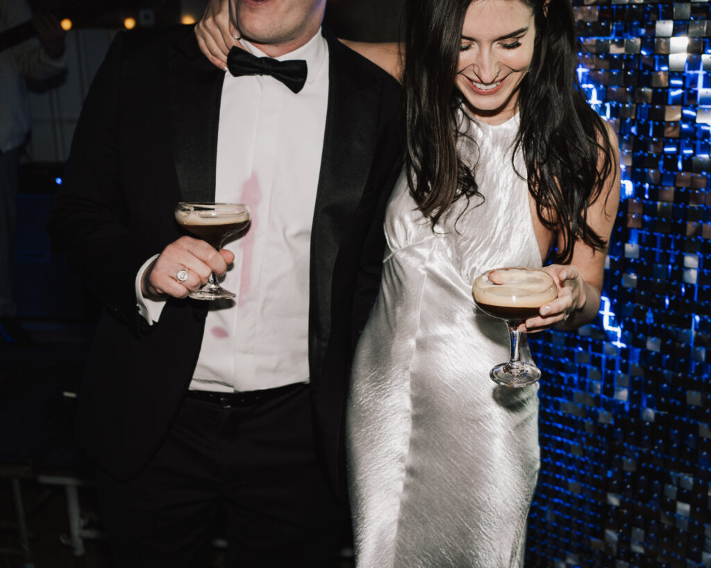 Espresso Martinis, Bride & Groom. Hannah Rose Weddings.